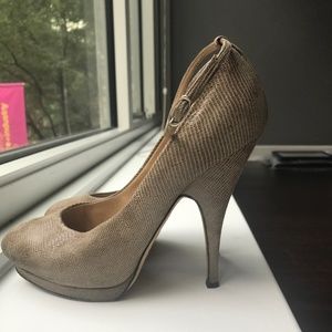 Giuseppe Zanotti Embossed Suede Pumps Size 37.5